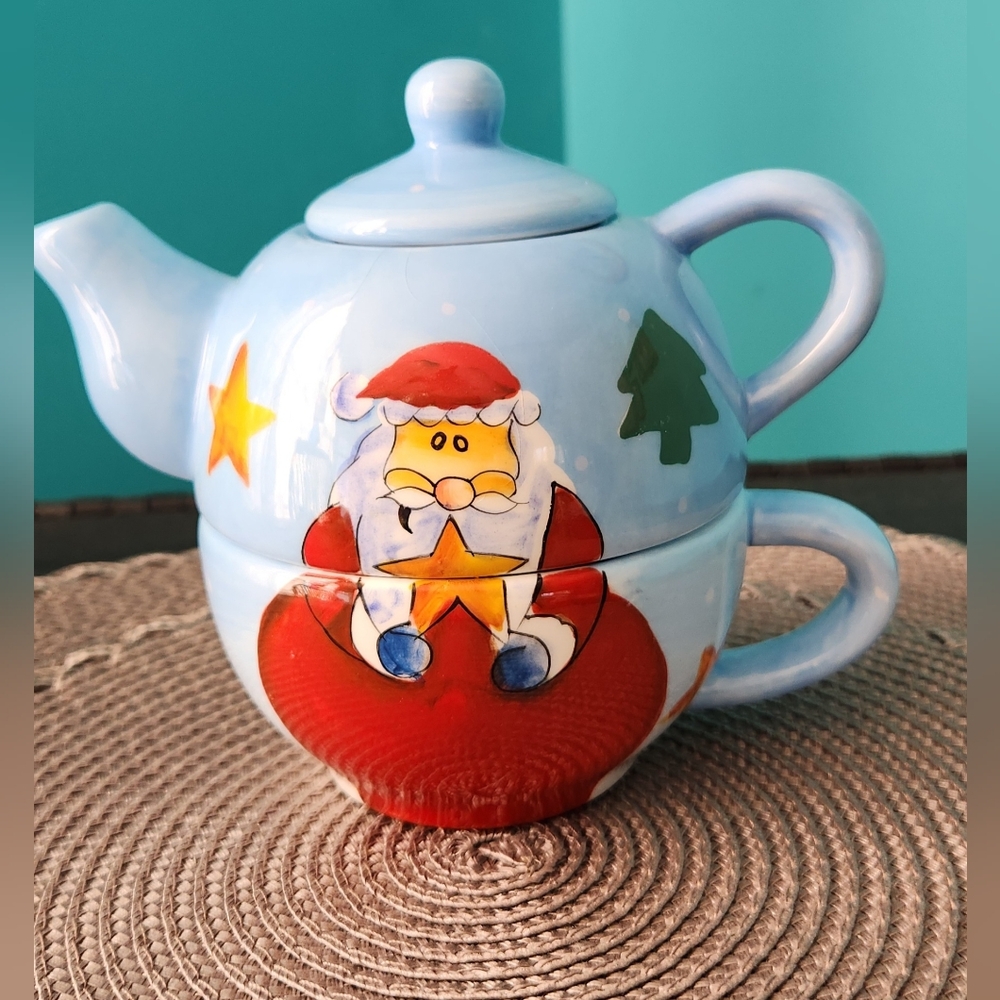 Santa Claus Tea For One Christmas Holiday Teapot Hand Painted